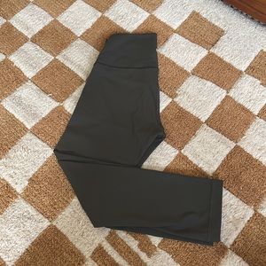 Lulu Lemon Cropped Pants